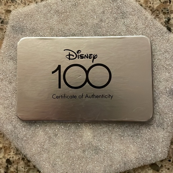 Disney 100th anniversary Mickey and Minnie Watch - Picture 6 of 7